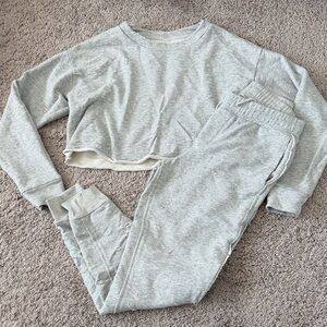 alo yoga distressed grey cropped crew sweatshirt and sweat pants